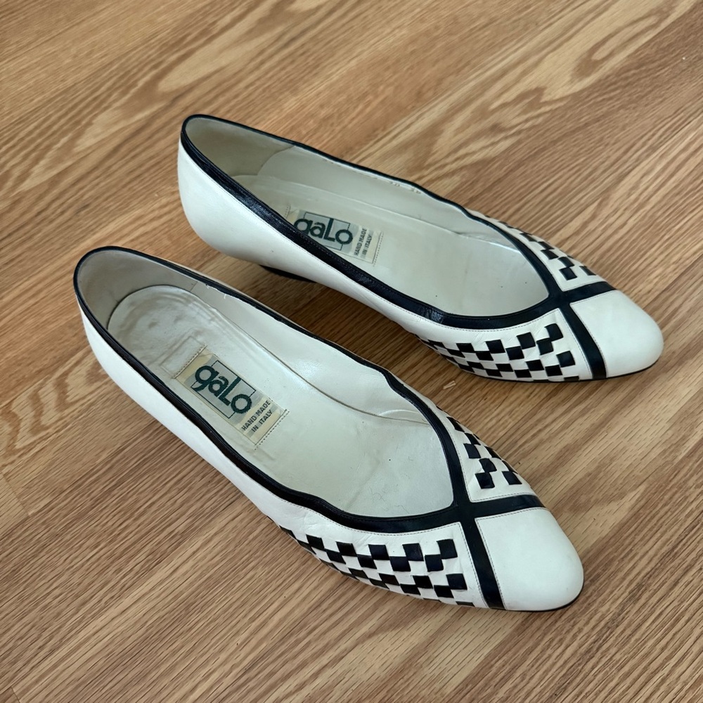 Vintage Gallo Woven Leather Black and Bone Low 1.5” Pumps size 38